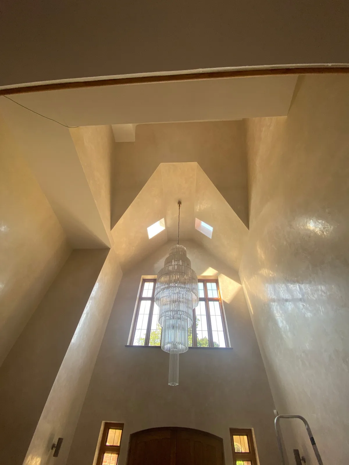 Large-Scale Walls & Ceilings by Atelier di Venice
